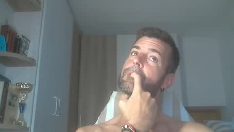 HotMachine online show from 09.22.25