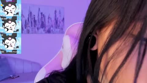 Snapshot of kiki_cams chatting on 01.22.25 kIKI online show from 01.22.25