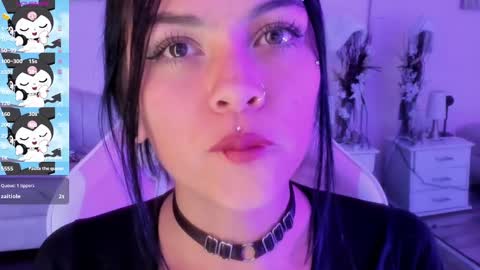 Snapshot of kiki_cams chatting on 01.22.25 kIKI online show from 01.22.25