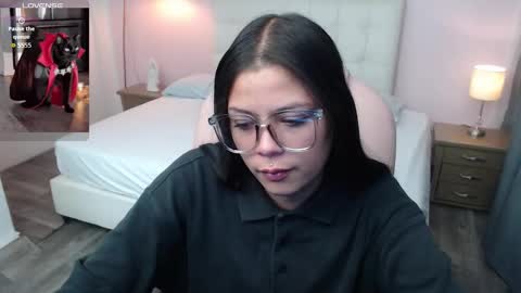 Snapshot of kiki_cams chatting on 09.17.25 kIKI online show from 09.17.25