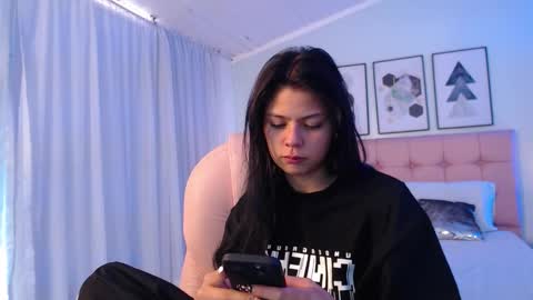 Snapshot of kiki_cams chatting on 10.15.25 kIKI online show from 10.15.25