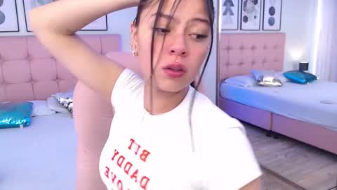 Snapshot of kiki_cams chatting on 10.21.25 kIKI online show from 10.21.25