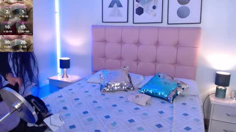 Snapshot of kiki_cams chatting on 11.22.25 kIKI online show from 11.22.25