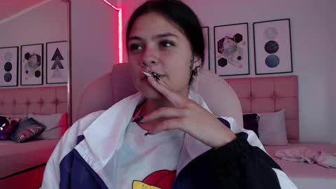 Snapshot of kiki_cams chatting on 01.15.26 kIKI online show from 01.15.26