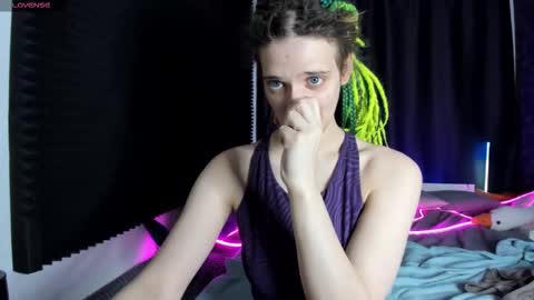 Kiki online show from 12.20.25