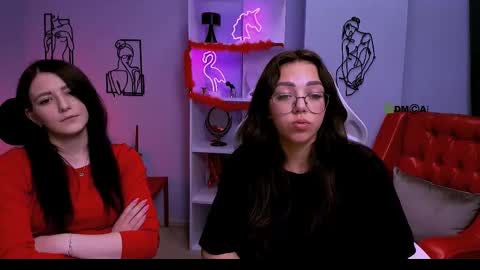 Snapshot of kiki_swan chatting on 03.12.25 kiki_swan online show from 03.12.25