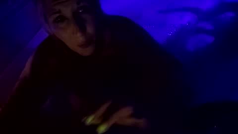 kikilovespartylights online show from 11.12.25