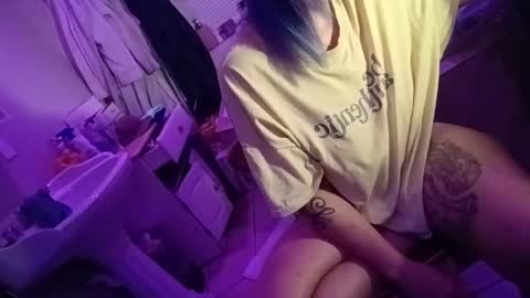 kikilovespartylights online show from 04.16.26