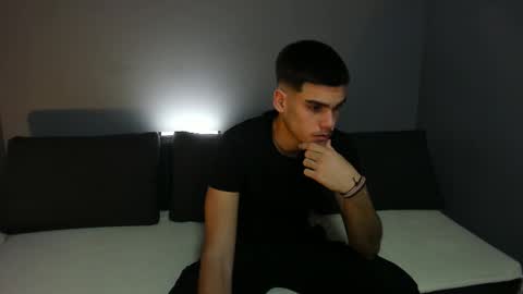 Snapshot of kilian_rocho chatting on 12.23.25 Kilian online show from 12.23.25