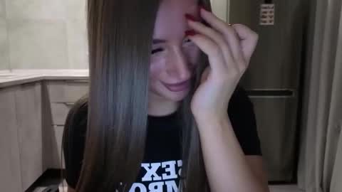 Snapshot of killer__girls chatting on 11.20.25 EvaAnna online show from 11.20.25