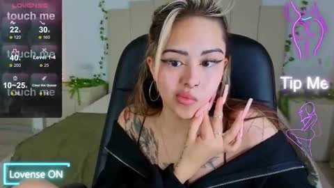 Kim online show from 10.18.25