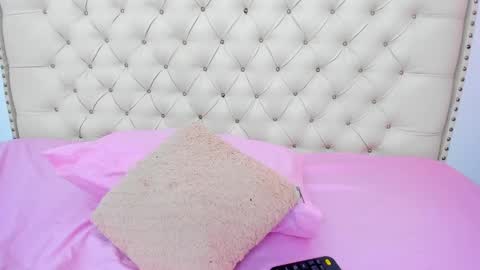 kim_eli online show from 02.01.25