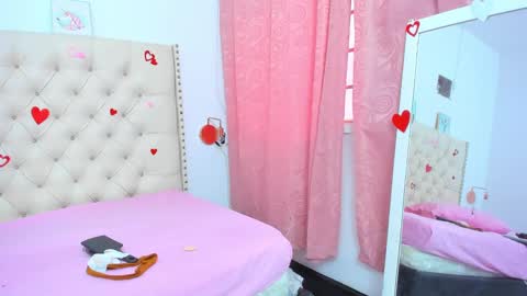 kim_eli online show from 02.14.25