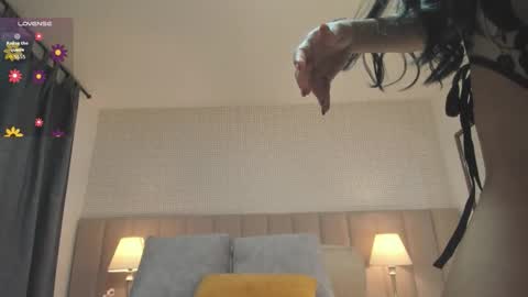 Snapshot of kim_spencer chatting on 10.13.25 Kim online show from 10.13.25