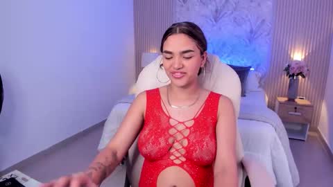 Snapshot of kim_stonee_ chatting on 01.13.26 Kim online show from 01.13.26