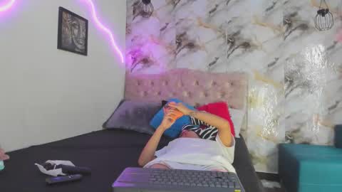 kim online show from 04.11.26