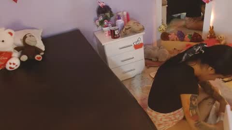 Kim  Yuk online show from 02.20.25