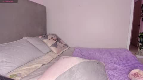 Snapshot of kimapril chatting on 02.10.26 April online show from 02.10.26