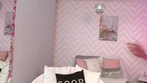 Snapshot of kimberlee_moon chatting on 02.27.26 Kym online show from 02.27.26