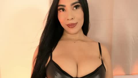 Snapshot of kimberlin_cam_ chatting on 05.26.26 Kimberlin online show from 05.26.26