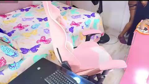 Snapshot of kimberly_bellu chatting on 06.19.26 Anita. online show from 06.19.26