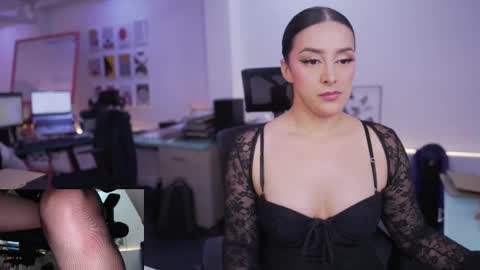 Kimberly 1200-1900 GMT-5 online show from 10.17.25