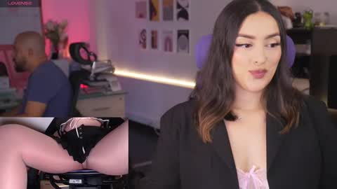 Snapshot of kimberly_clars chatting on 03.02.26 Kimberly 1200-1900 GMT-5 online show from 03.02.26