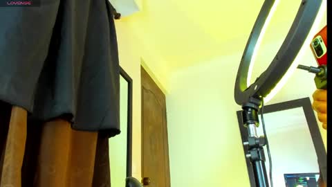 Kimberly Banks online show from 05.16.26