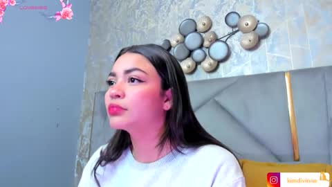 Snapshot of kimdevinne chatting on 11.05.25 KIM online show from 11.05.25