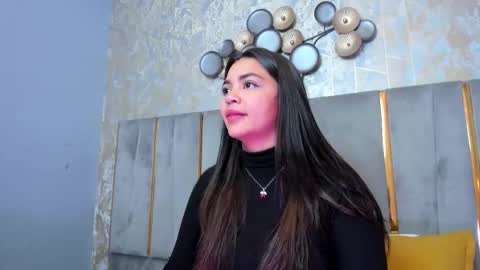 Snapshot of kimdevinne chatting on 11.23.25 KIM online show from 11.23.25