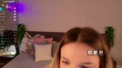 KimEvanss online show from 04.17.26