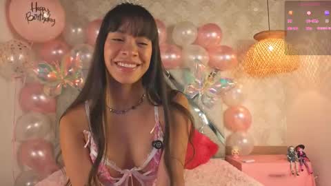 Snapshot of kimhilton_ chatting on 10.28.25 kimhilton online show from 10.28.25