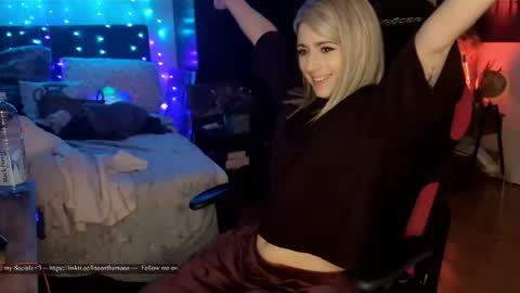 Wolfs Girl online show from 04.29.26