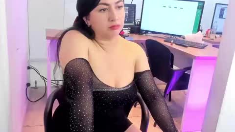 Snapshot of kimkalifa chatting on 09.20.25 Camila online show from 09.20.25