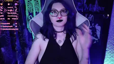 Kim Lennox online show from 03.10.26