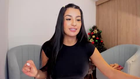 Snapshot of kimm_khalifa chatting on 12.23.25 Kim online show from 12.23.25