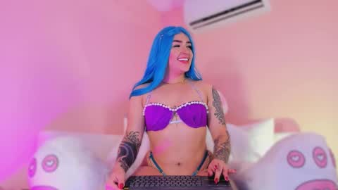 Snapshot of kimm_rosee chatting on 11.21.25 Kim online show from 11.21.25