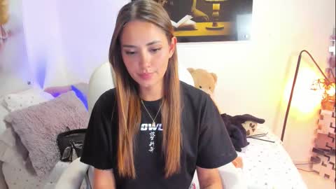 Snapshot of kimmberly_saenz_ chatting on 09.19.25 kimmberly_saenz_ online show from 09.19.25