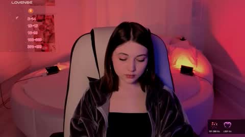 Snapshot of kimmie_shine chatting on 10.18.25 Your Kimmie follow me online show from 10.18.25