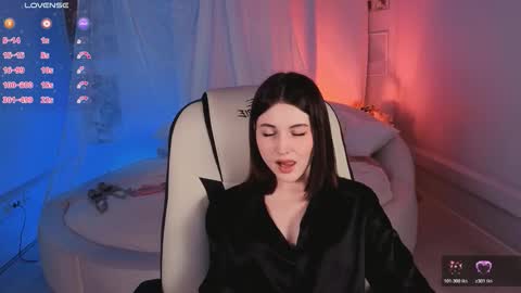 Snapshot of kimmie_shine chatting on 11.03.25 Your Kimmie follow me online show from 11.03.25