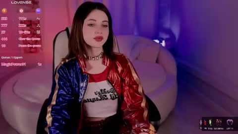 Snapshot of kimmie_shine chatting on 11.21.25 Your Kimmie follow me online show from 11.21.25