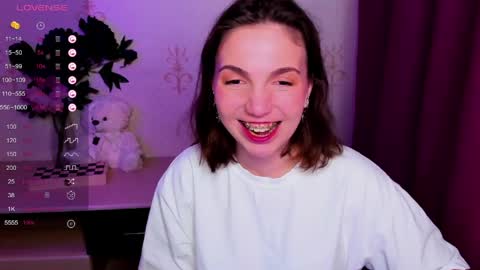 Hazel online show from 04.08.26