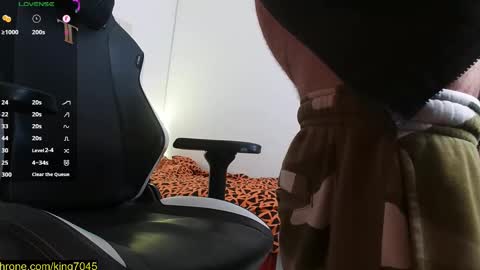 Snapshot of king7045 chatting on 02.19.25 king7045 online show from 02.19.25