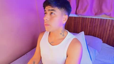 Snapshot of king_azahell chatting on 12.16.25 king help me reach 100 likes online show from 12.16.25