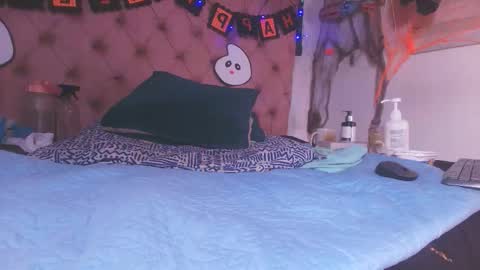 Bella online show from 10.28.25