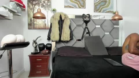 HOT MEN BLACK online show from 01.30.25