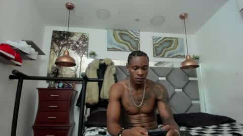 Snapshot of king_fitt_ chatting on 07.18.26 HOT MEN BLACK online show from 07.18.26