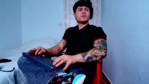 Snapshot of king_master_juan chatting on 11.10.25 The Best Master online show from 11.10.25