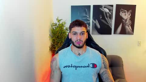Snapshot of king_of_kings__ chatting on 02.05.25 king_of_kings__ online show from 02.05.25