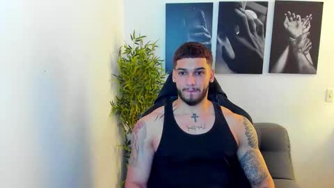 Snapshot of king_of_kings__ chatting on 02.15.25 king_of_kings__ online show from 02.15.25